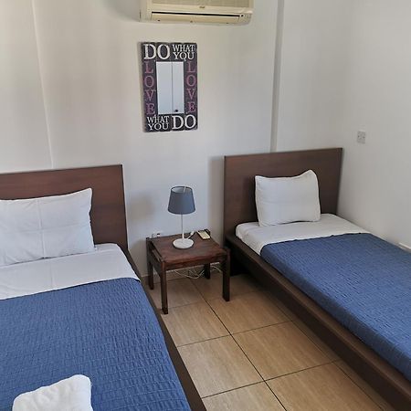 Carisa Downtown With Rooftop Pool Larnaca Bagian luar foto