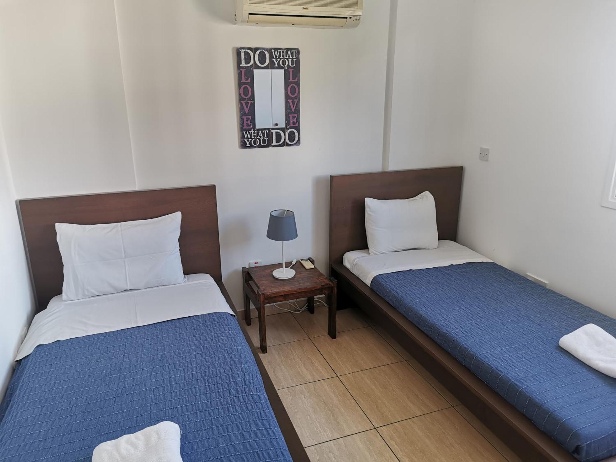 Carisa Downtown With Rooftop Pool Larnaca Bagian luar foto
