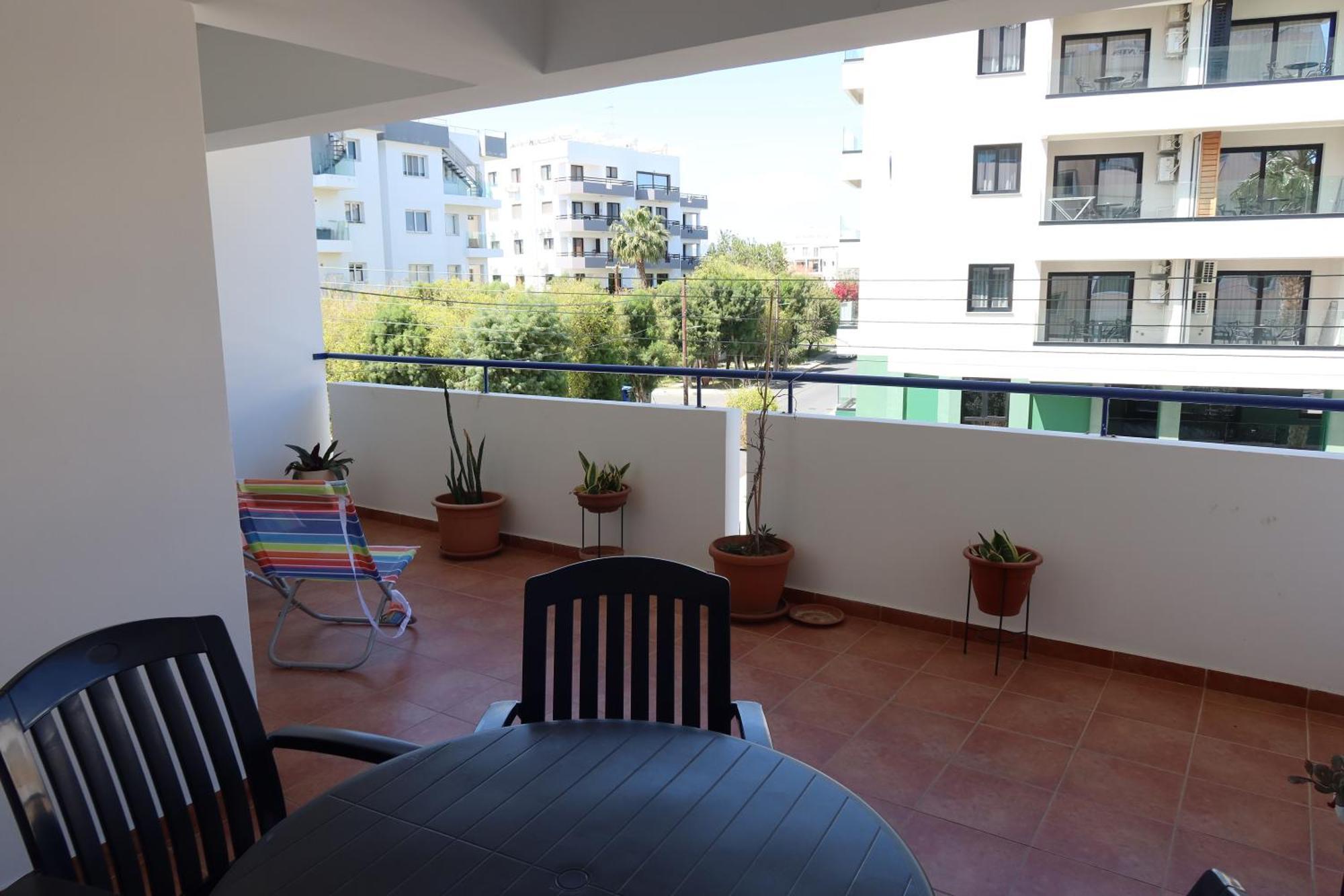 Carisa Downtown With Rooftop Pool Larnaca Bagian luar foto